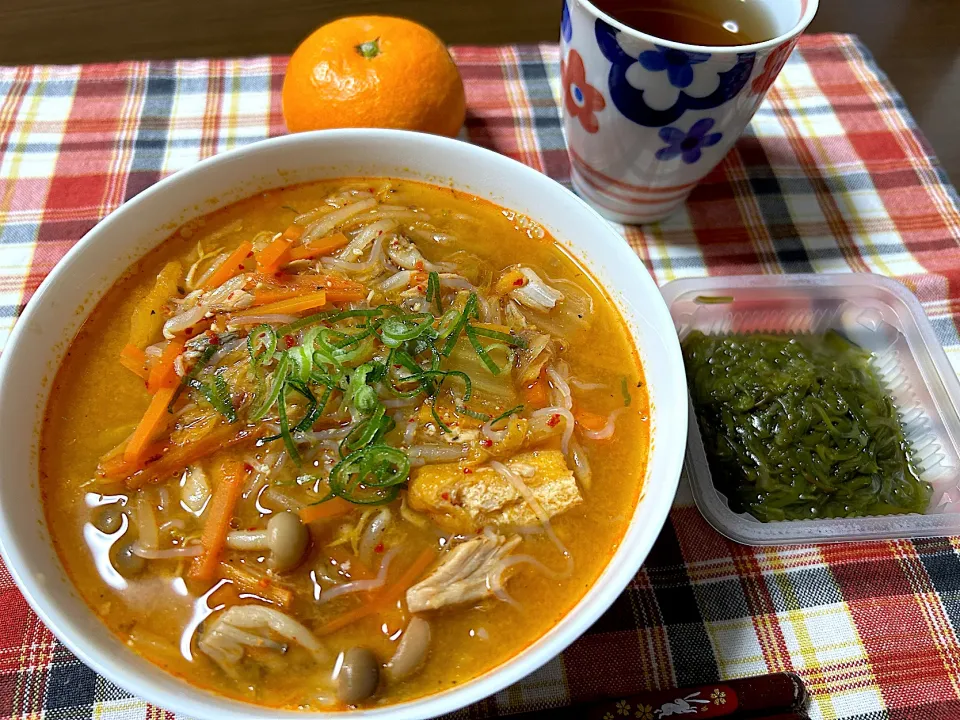 Snapdishの料理写真:サバと野菜のキムチ味噌スープ|Emiさん