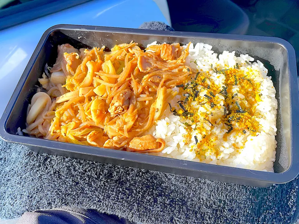 Snapdishの料理写真:ホルモンスタミナ焼き弁当|Hideさん