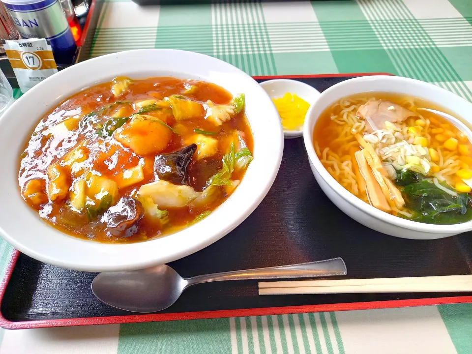 中華丼と半ラーメン|狛犬さん