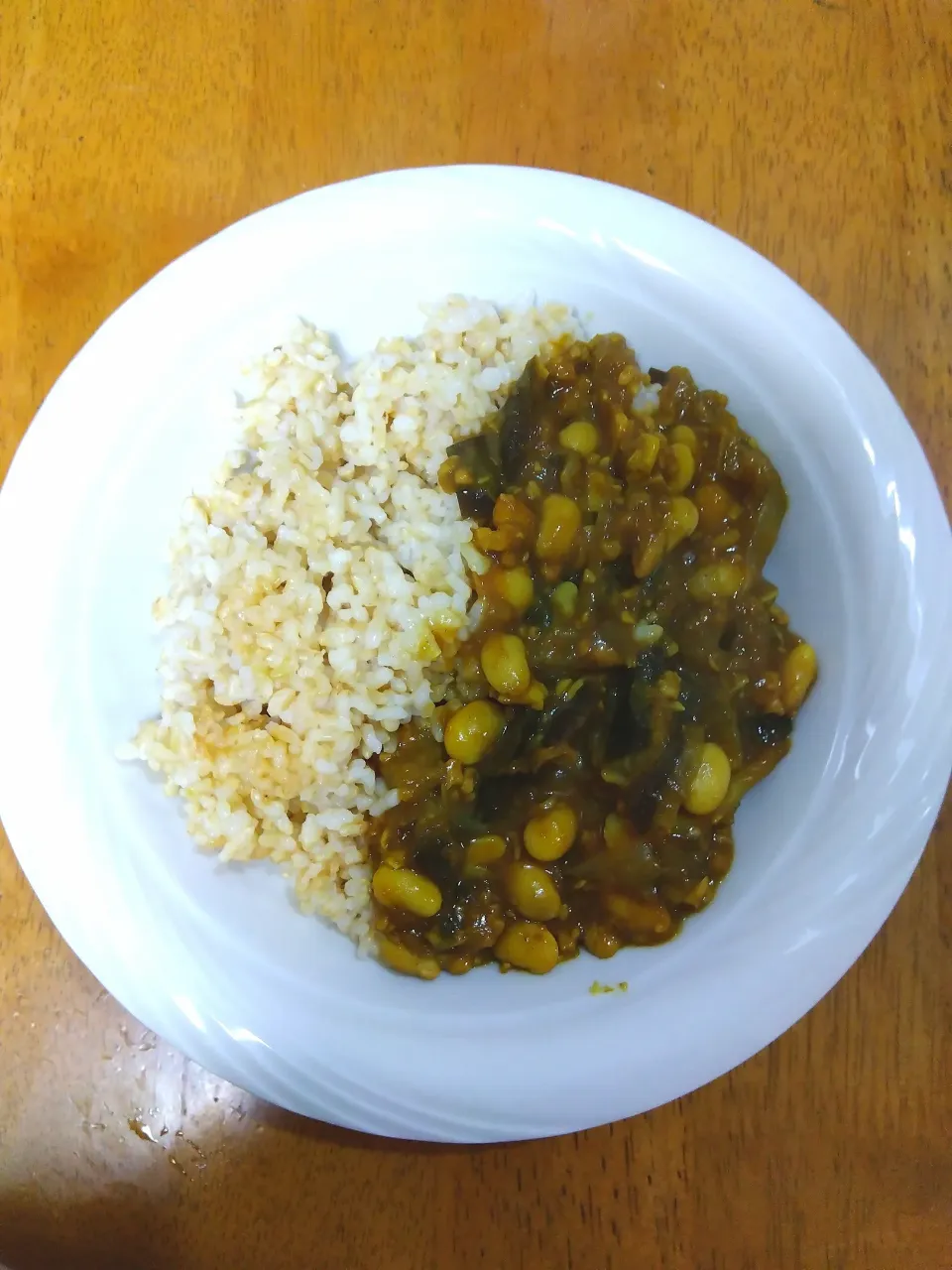 Snapdishの料理写真:身体にやさしいカレー
鳥ひき肉、ゆで大豆、なすび、玉ねぎ
野菜カレーのルーで作りました。
|mitsu yamaさん