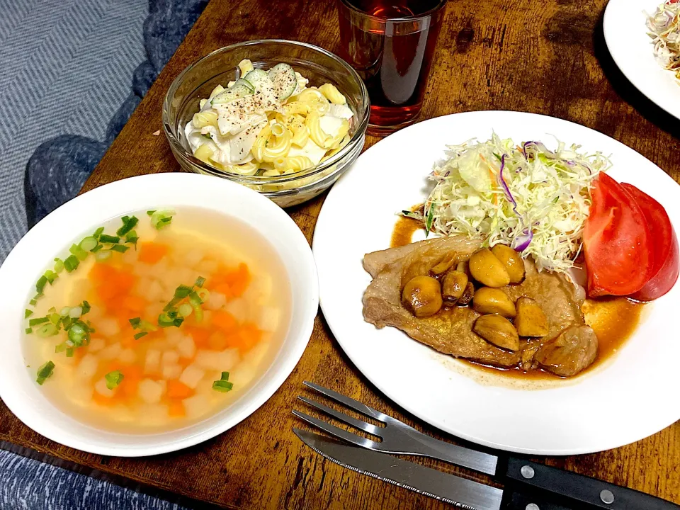 Snapdishの料理写真:ニンニク醤油焼きと大根スープとマカロニサラダ|しあぺんさん