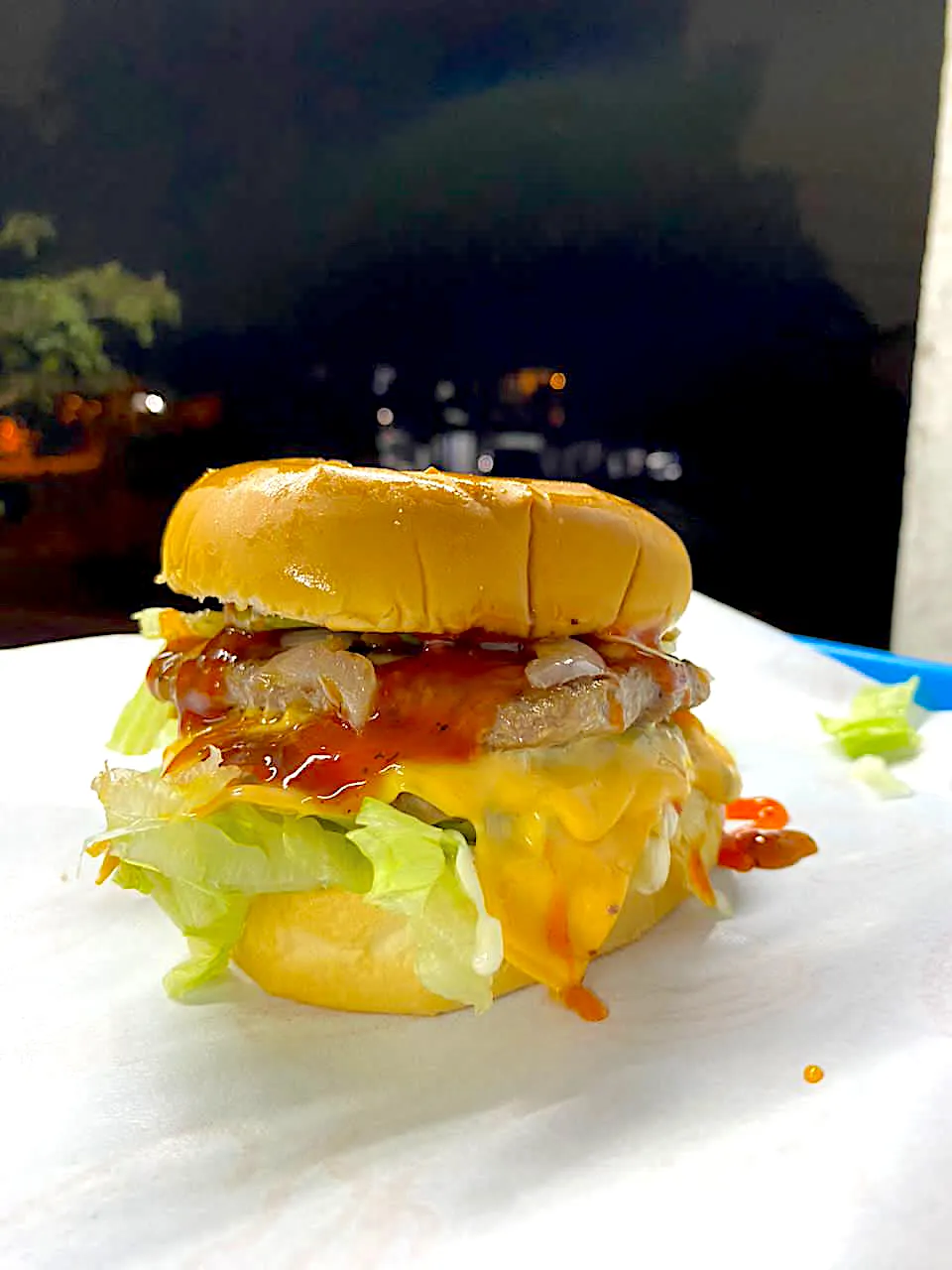 Snapdishの料理写真:Raining and burger|Malaysian Street Foodさん