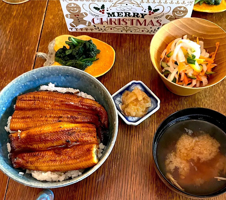 晩ごはん♯鰻丼♯ほうれん草おひたし♯大根サラダ♯中華くらげ|小松菜さん