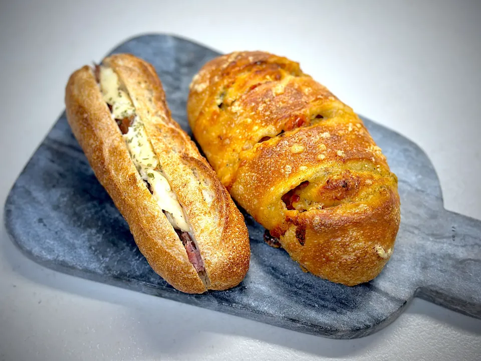 阪神本店で買って来たパン🥖|にゃあ（芸名）さん