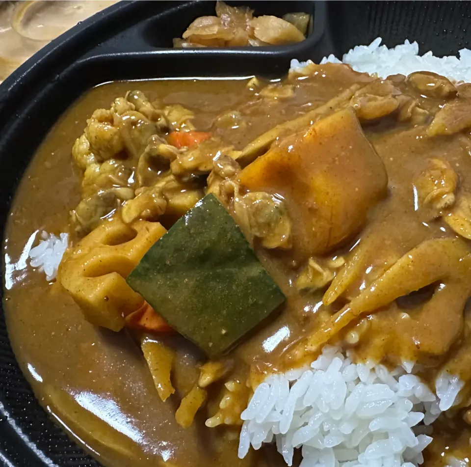 かぼちゃと冬野菜のカレー🎃🍛あさりトッピング、7辛🔥🌶️|buhizouさん