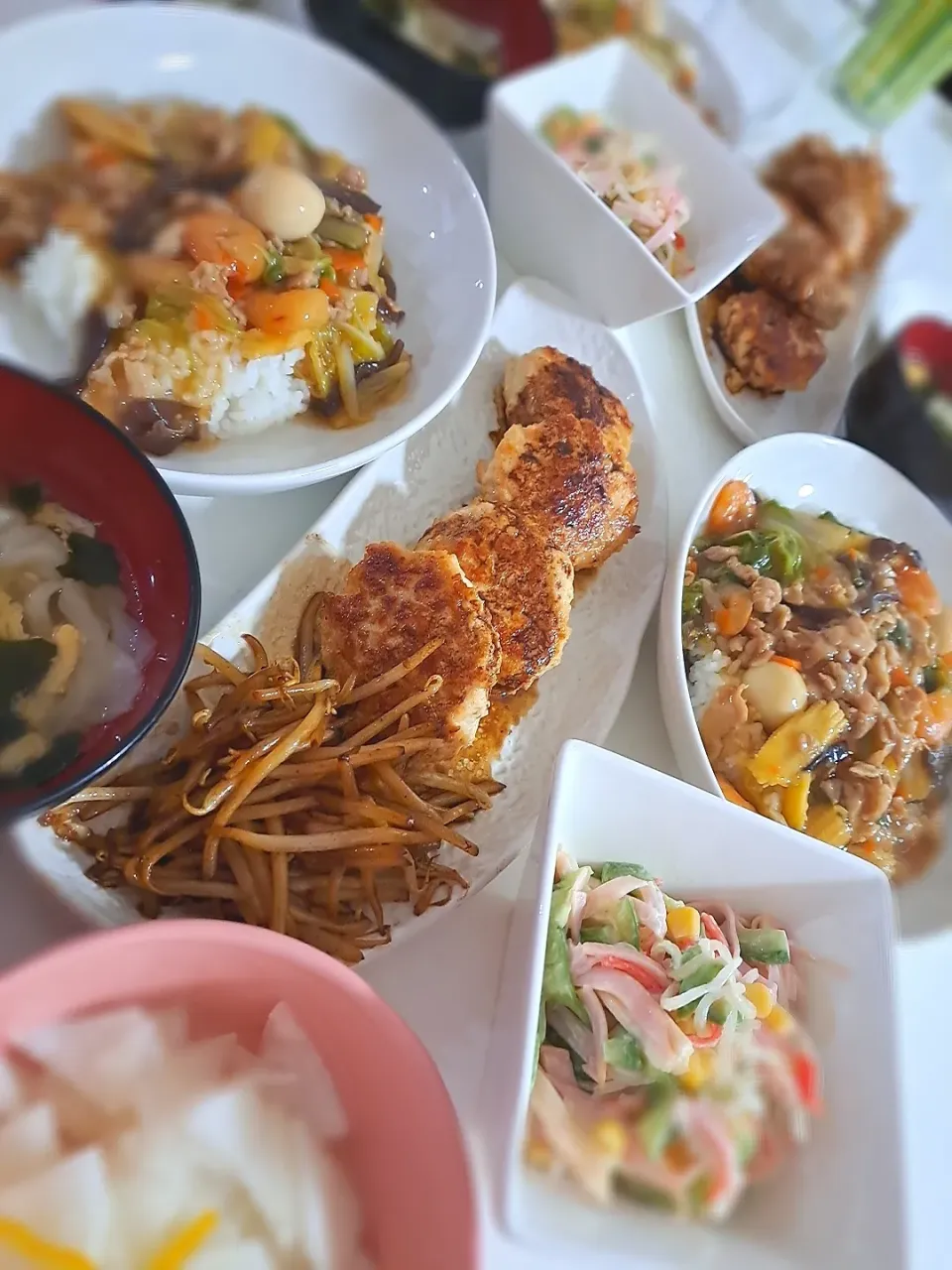 夕食(,,>᎑<,,)
中華丼
つくね&もやし炒め
春雨中華サラダ
柚子大根漬
卵とワカメのワンタンスープ|プリン☆さん