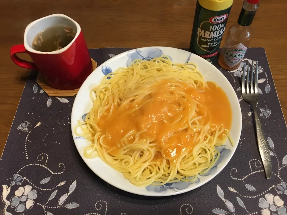 大盛り明太子クリームパスタ、スープ(昼飯)|enarinさん