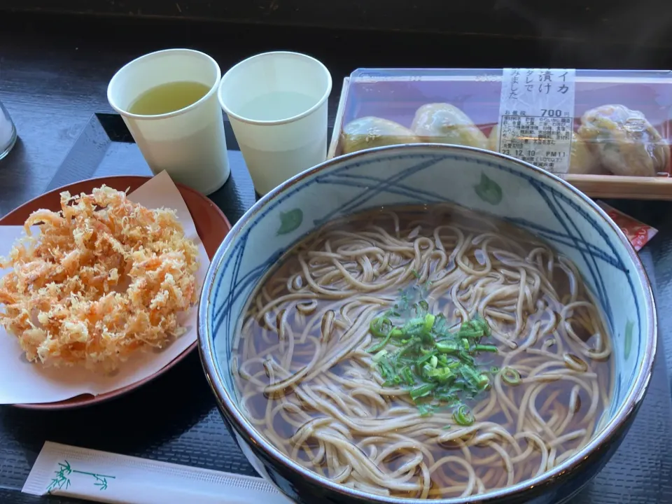 桜えび🦐のかき揚げそばとヤリイカ🦑漁師漬け|まさとさん