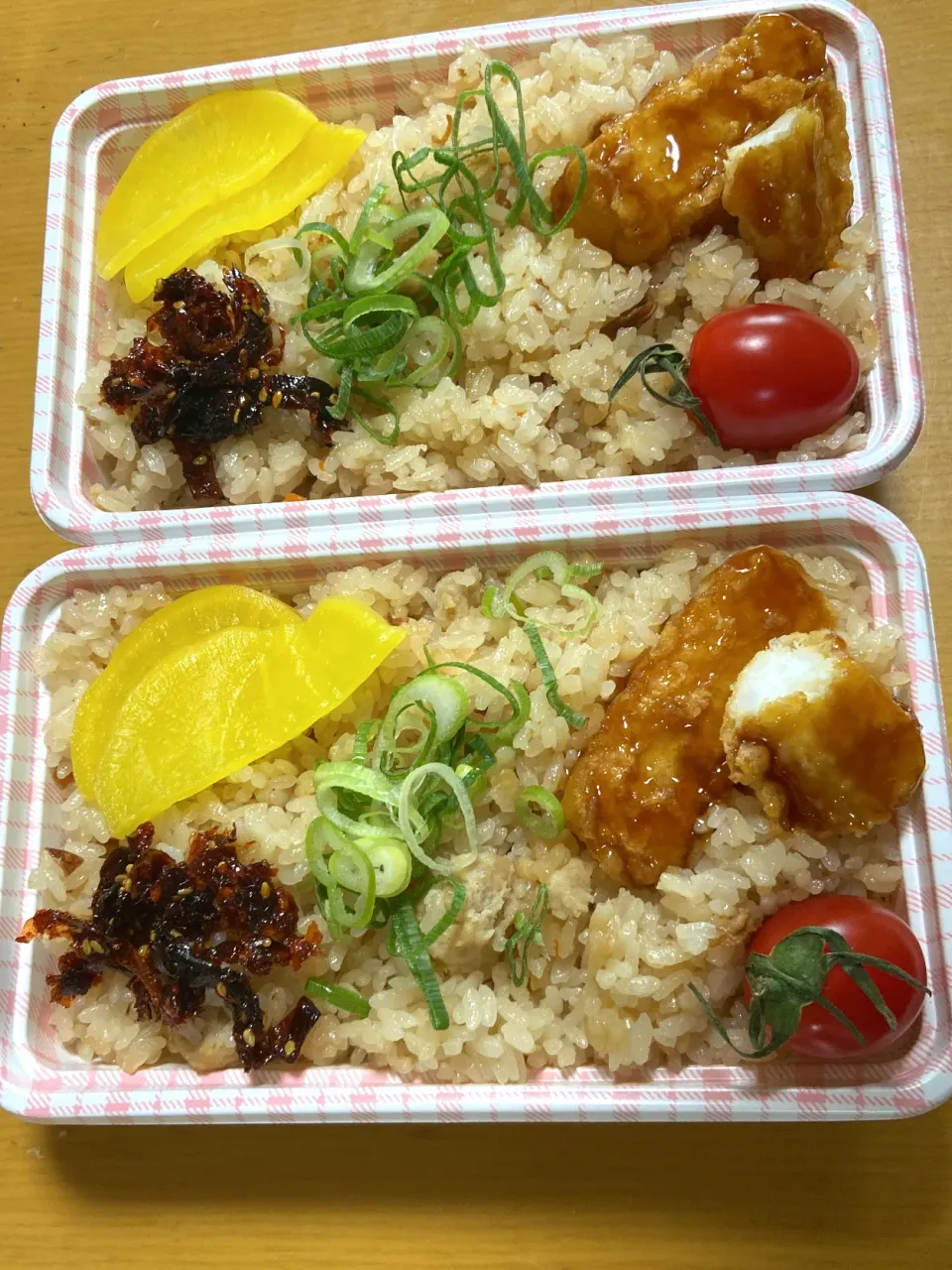 息子持ち帰り弁当🍱炊き込みご飯🍚|サチ😊さん