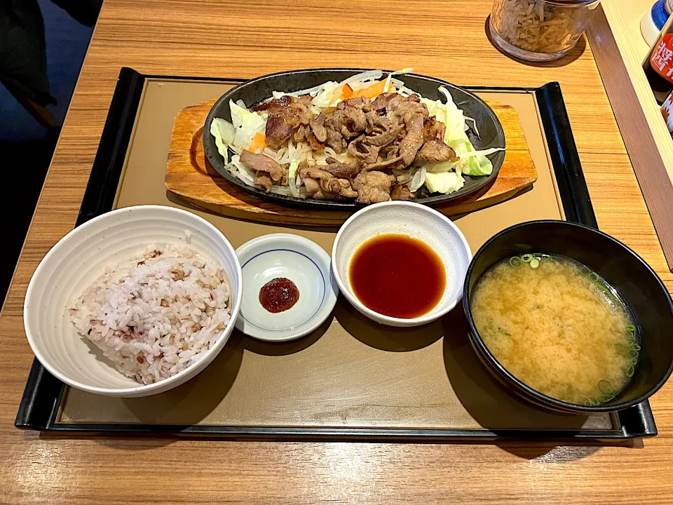 野菜とラムのジンギスカン定食|しのぶさん