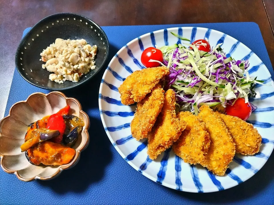 Snapdishの料理写真:チキンカツ定食
たまには揚げ物もいいね！|vege食堂さん