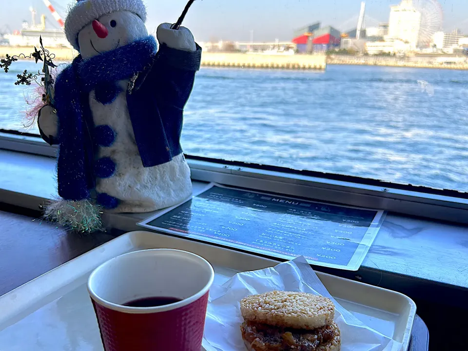 【海遊館サンタマリア号】ビーフライスバーガー＆ホットワイン|Tak@さん