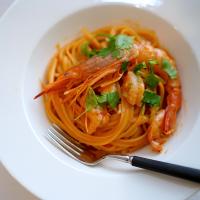 エビのトマトクリームパスタ