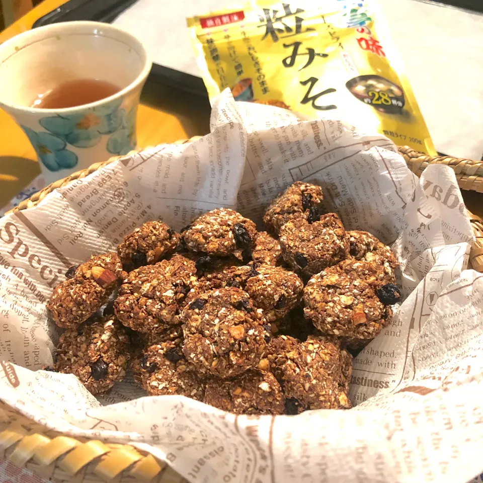 ほんのり粒みそが美味しいザクザクオートミールクッキー|さらっと🍀さん