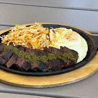 Skirt Steak and Eggs with Hashbrowns|acctさん