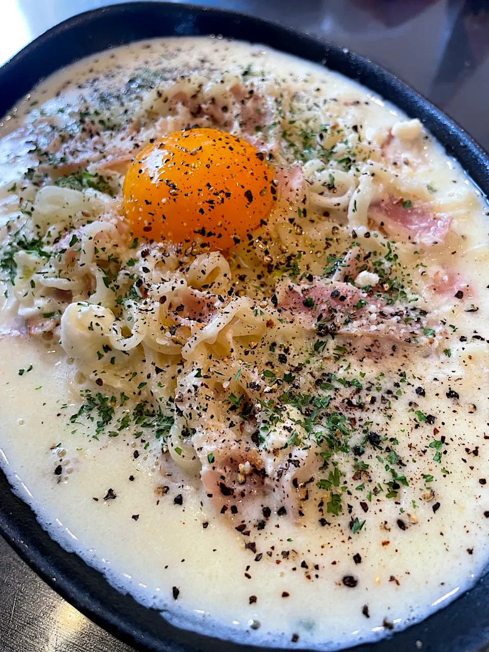 Snapdishの料理写真:サッポロ一番塩ラーメンでカルボナーラ風|Tomyさん