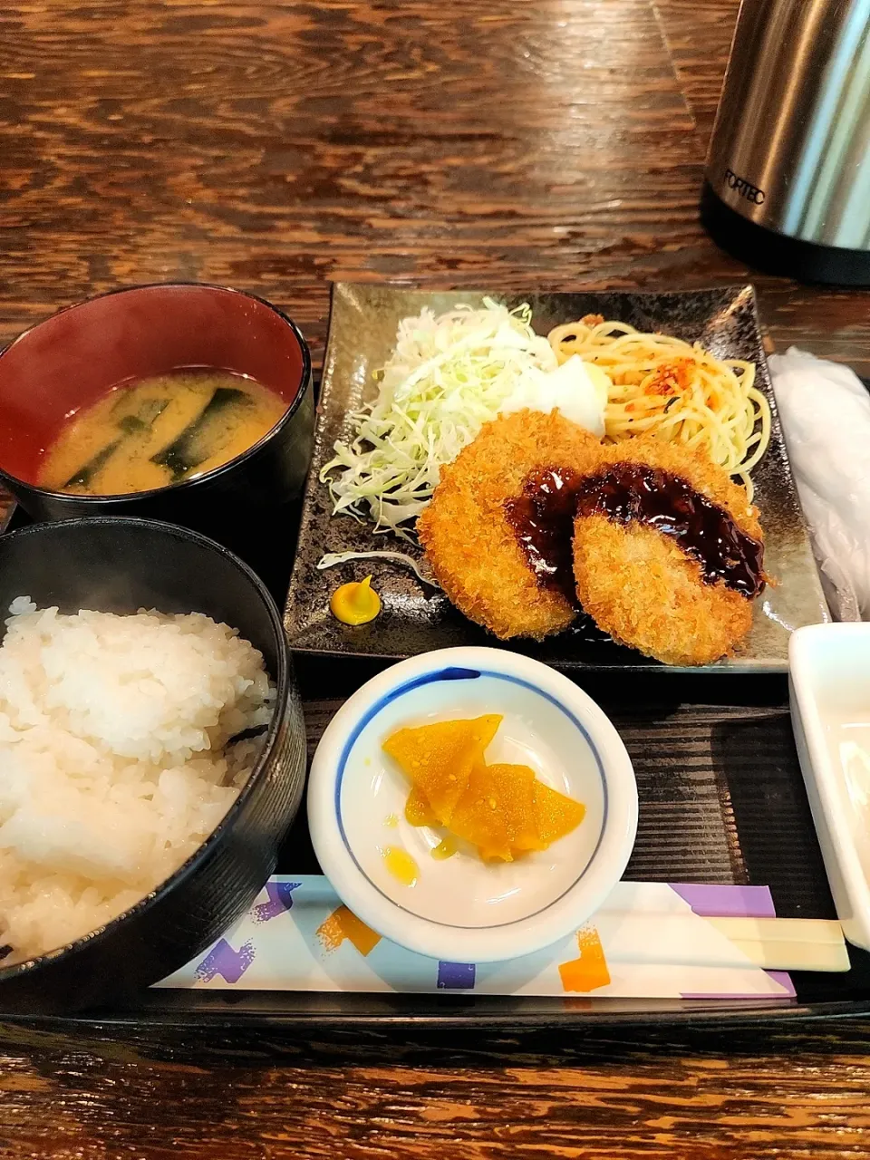 昼食　メンチカツ定食|テツパパさん