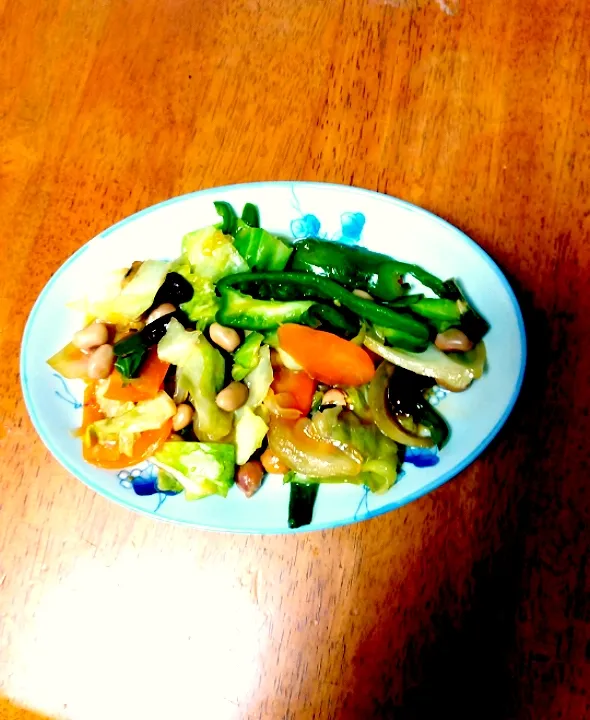 Snapdishの料理写真:豆と野菜炒め|mitsu yamaさん