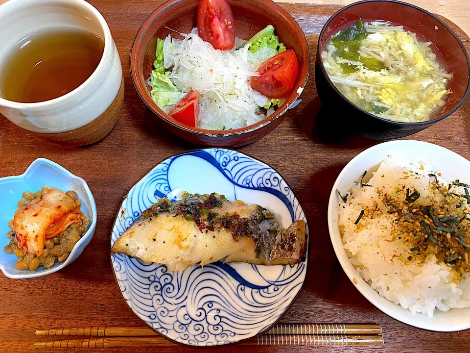 Snapdishの料理写真:鱈のネギ塩レモン🍋🐟粒みそでかき卵汁|かおちゃんさん