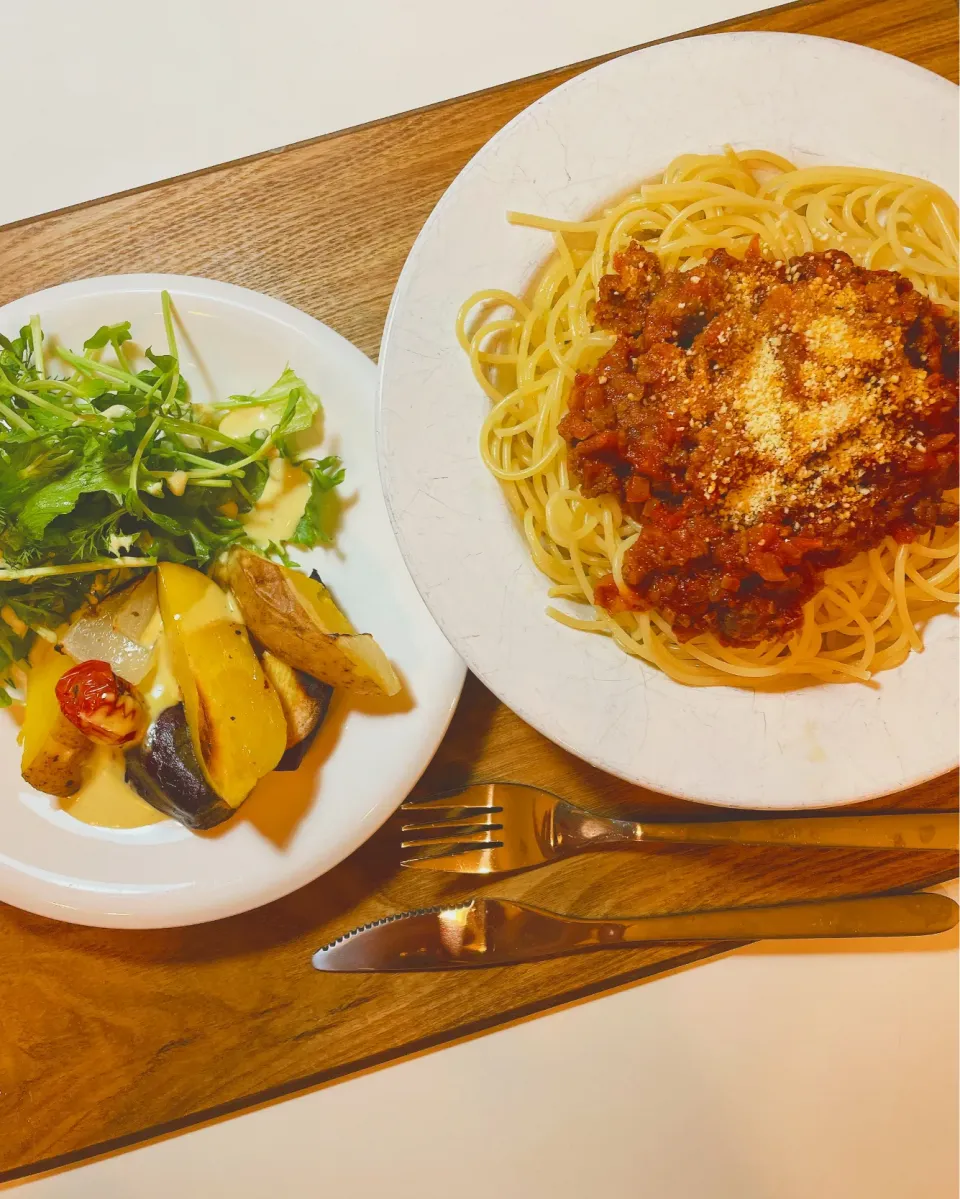 Snapdishの料理写真:昨晩はボロネーゼとグリル野菜😋|JAMさん