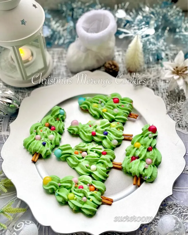 Snapdishの料理・レシピ写真:クリスマスツリーメレンゲクッキー🛷🎅🎁🎄❄️｜みんなで作ろう♡クリスマススイーツ