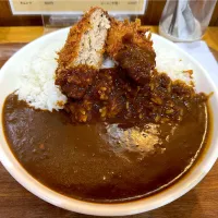 Snapdishの料理写真:黒豚メンチカツカレー、デカ盛り。ご飯450g|Yas Nakさん