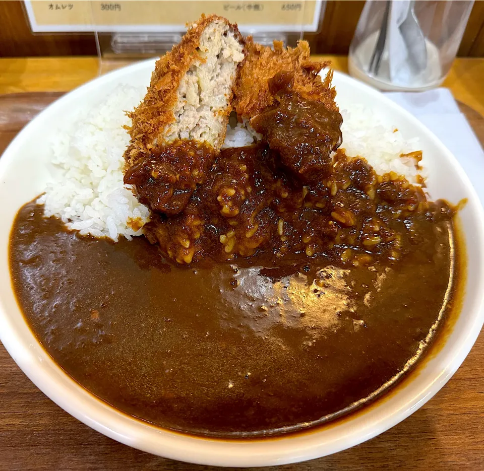 黒豚メンチカツカレー、デカ盛り。ご飯450g|Yas Nakさん