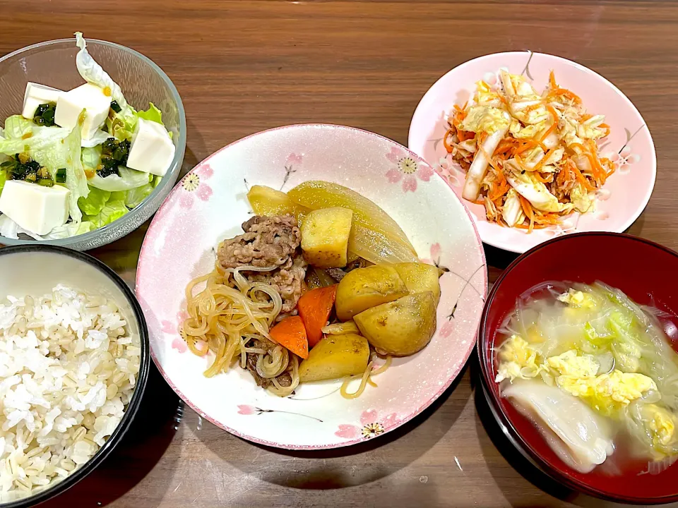 肉じゃが　白菜とネギのスープ水餃子入り　白菜と人参の胡麻酢和え　豆腐サラダ|おさむん17さん