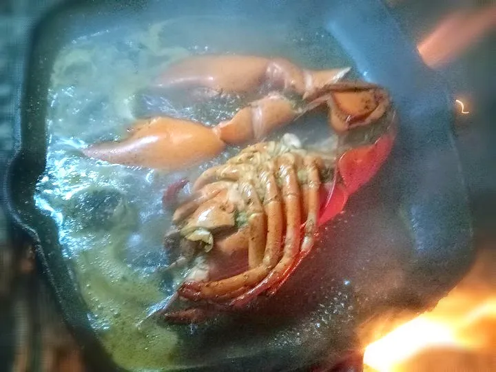 BentoFox's dish lobster steamed & grilled with garlic butter & Asahi|BentoFoxさん