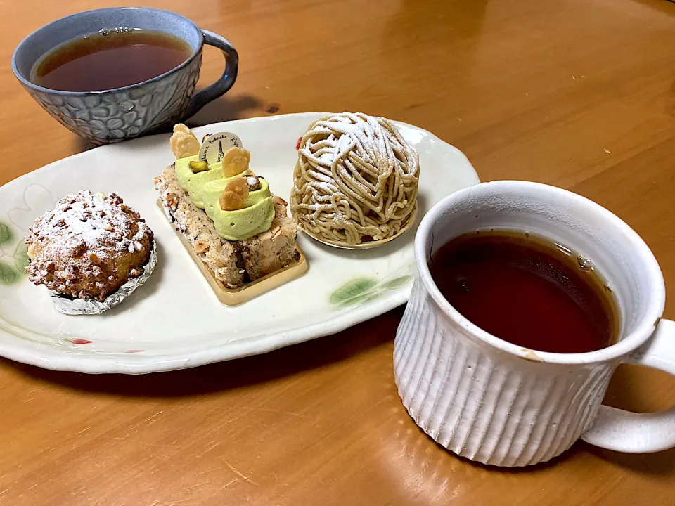 歯医者🦷の患者さんが作っておられるケーキとルイボスティーでお祝い💕Patisserie petitjour（パティスリー・プティジュール）|さくたえさん