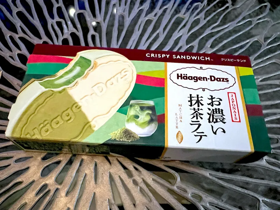 今日のおやつ🍨
Häagen-Dazs、期間限定の『お濃い抹茶ラテ』🍵🍨✨|yokoさん