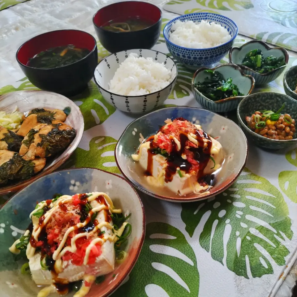 Snapdishの料理写真:娘と二人お昼ご飯🍀お豆腐のお好み風
残り物で✨|rikako♪。.:＊さん