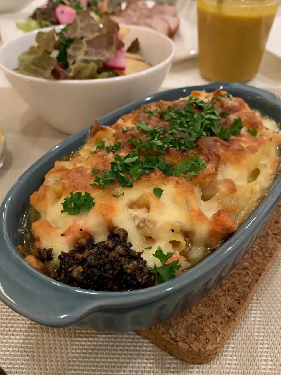 シーフードグラタンにたらことじゃがいものアヒージョトッピング|ケイさん