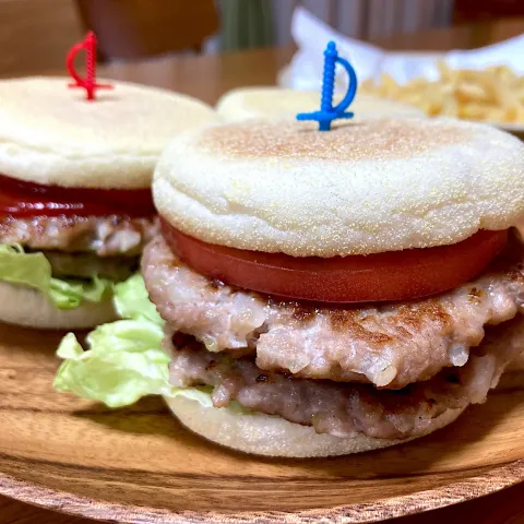 「大豆のお肉の ハンバーグミックス」を使ってみたSnapdishの料理・レシピ写真:＊イングリッシュマフィンでダブルバーガー🍔✨＊