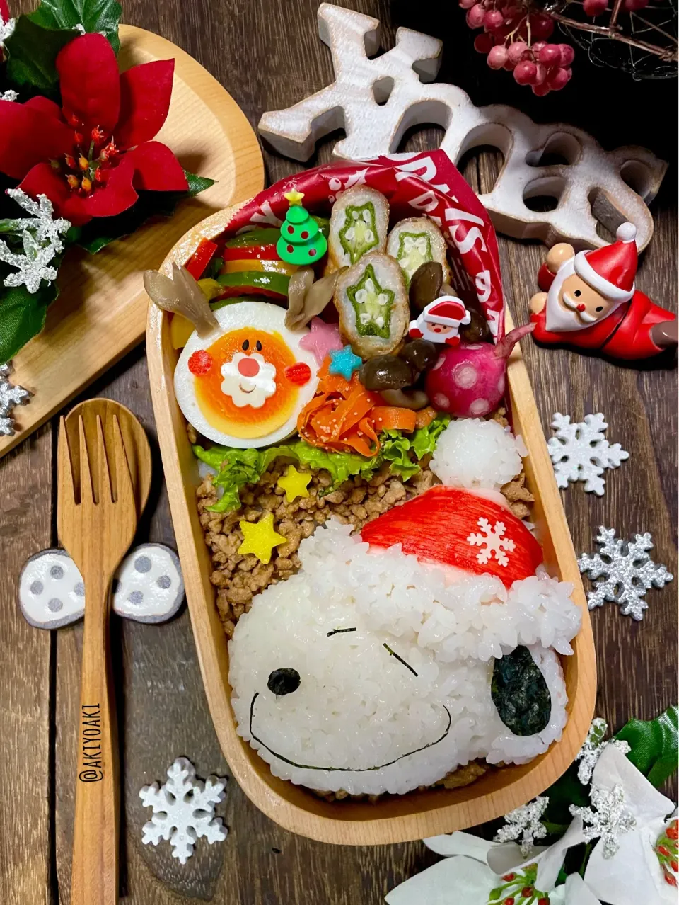 Snapdishの料理写真:スヌーピーサンタさん弁当|Akiyoෆ¨̮⑅さん