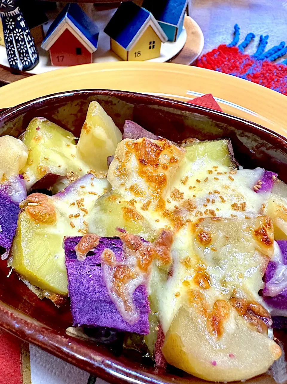 焼き芋と林檎煮、粒みそチーズのオーブン焼き|カモミールさん