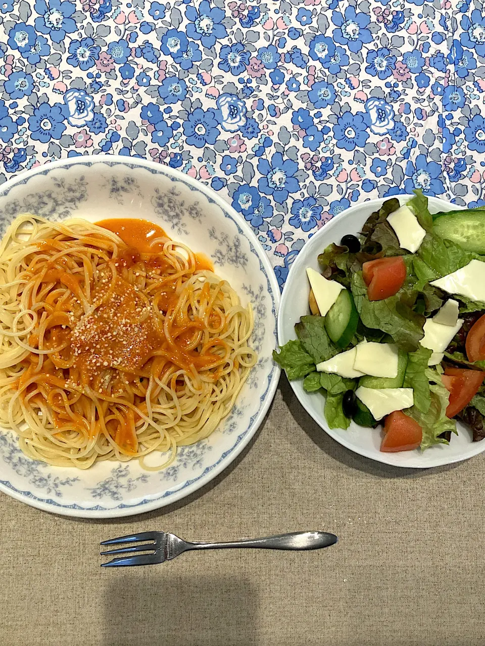 レトルトパスタとサラダ|おしゃべり献立さん