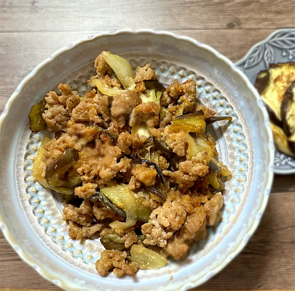 Snapdishの料理写真:デカ肉大豆そぼろ|チカさん