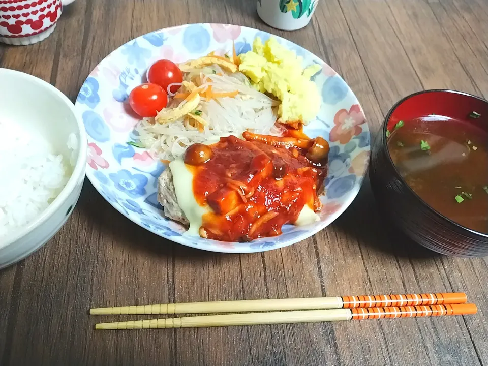 ハンバーグ
マッシュポテト
春雨サラダ
味噌汁|尚さん