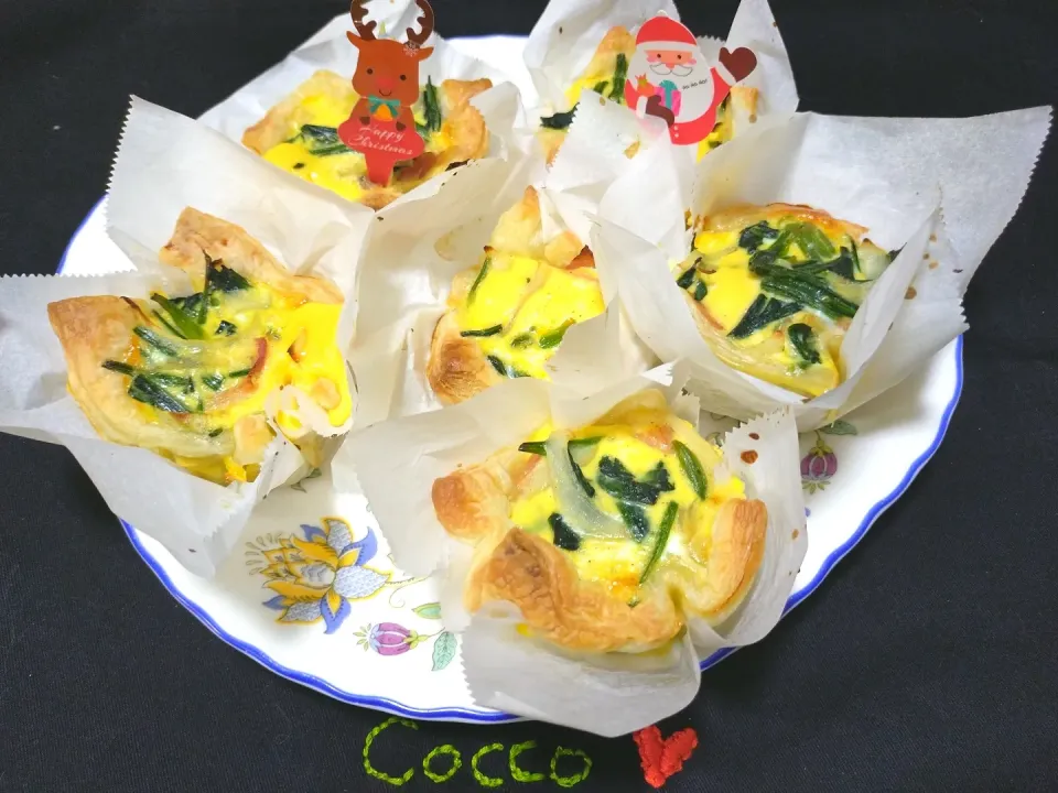 Snapdishの料理写真:カップのほうれん草とベーコンのキッシュ✨|cocco+さん