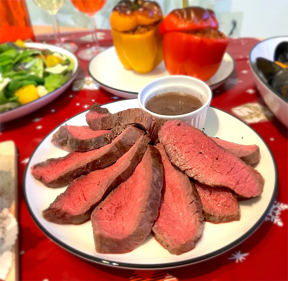 オーブンでローストビーフ🍖|まっふぃーさん