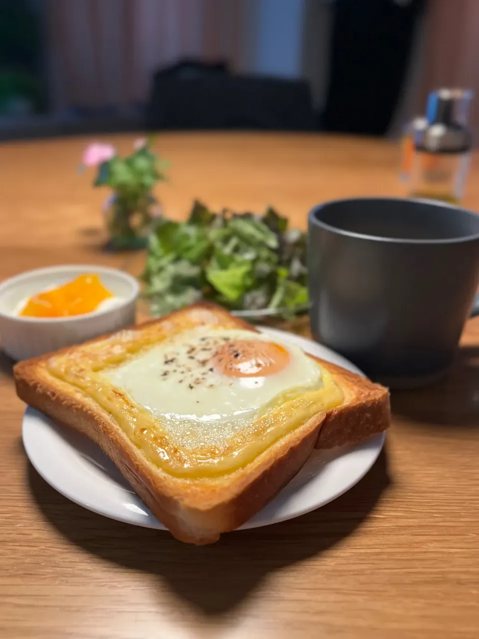 12/17の朝食　目玉焼きトースト|yoneさん