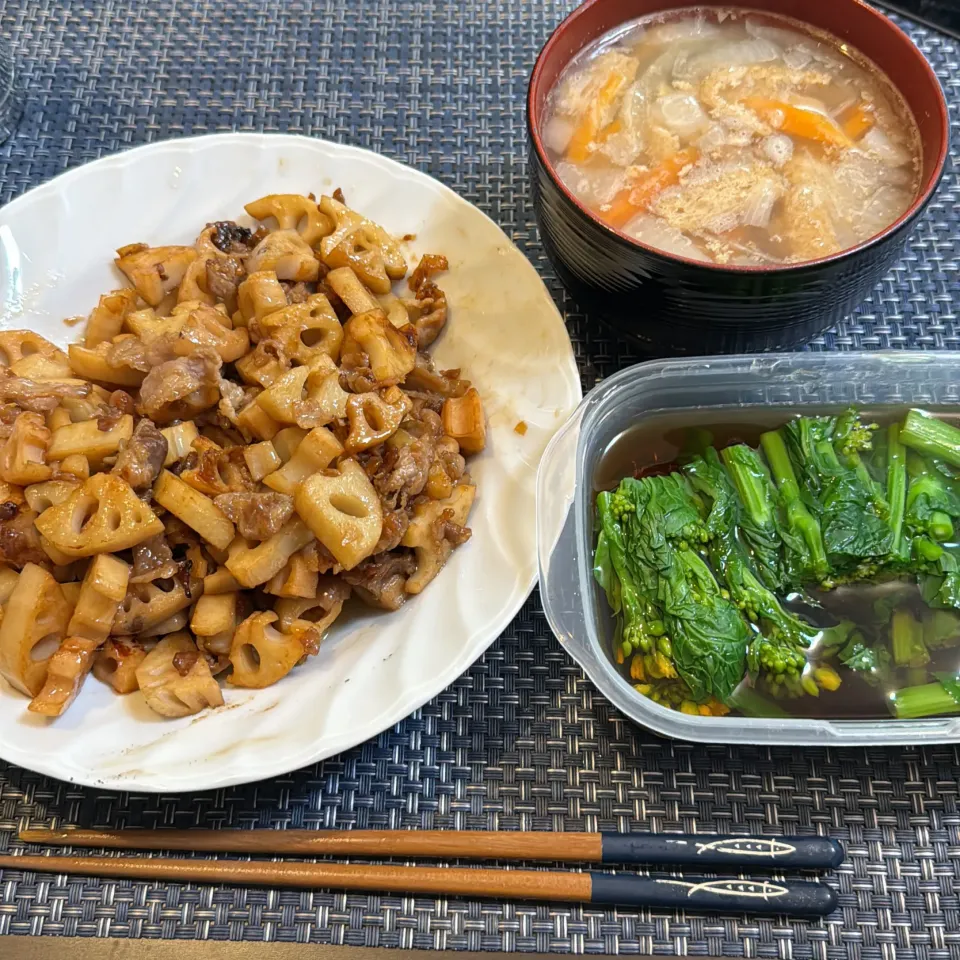 Snapdishの料理写真:レンコンのきんぴら・菜の花のお浸し・人参とタマネギの味噌汁|a-parkさん