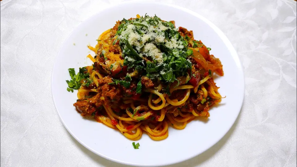 煮込みハンバーグでかんたんミートソースパスタ🍝|卯月さん