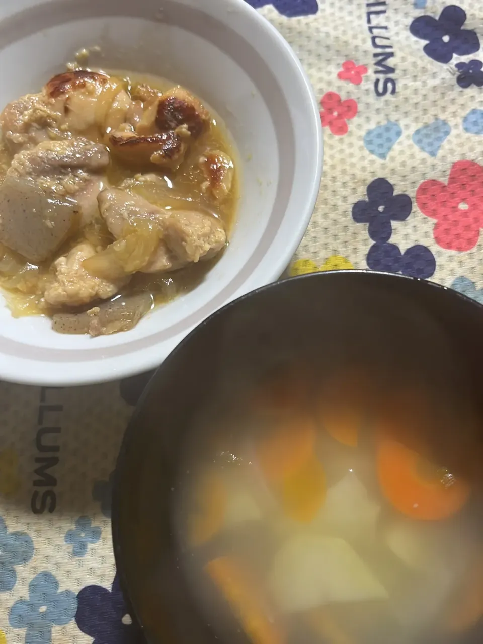 鶏モモ肉の塩麹煮　茹で汁スープ🥣|4jinoanataさん