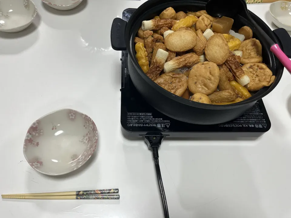 Snapdishの料理写真:晩御飯☆おでん。大根・じゃが芋・香薫・卵・練り物|Saharaさん