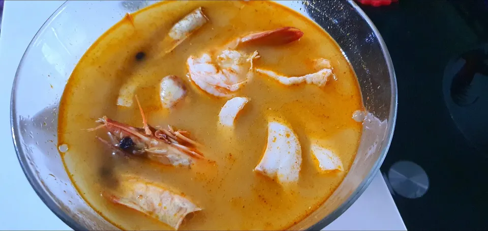 My simple tom yum soup with prawns and fish slices with steamed rice|🌷lynnlicious🌷さん