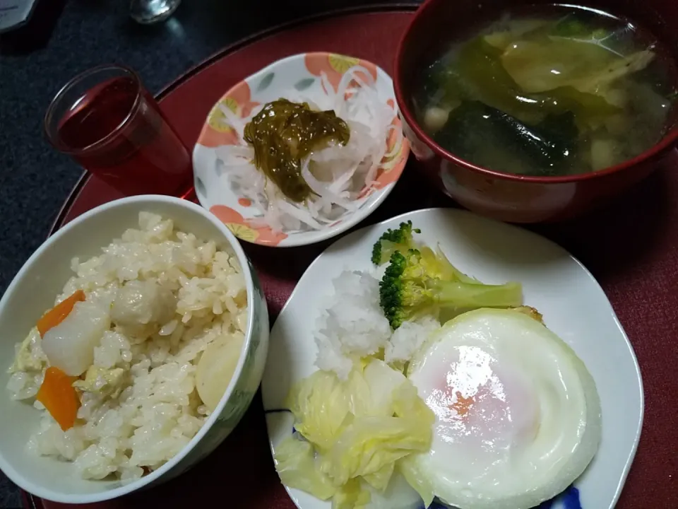 里芋の炊き込みご飯の朝ごはん|由紀子さん