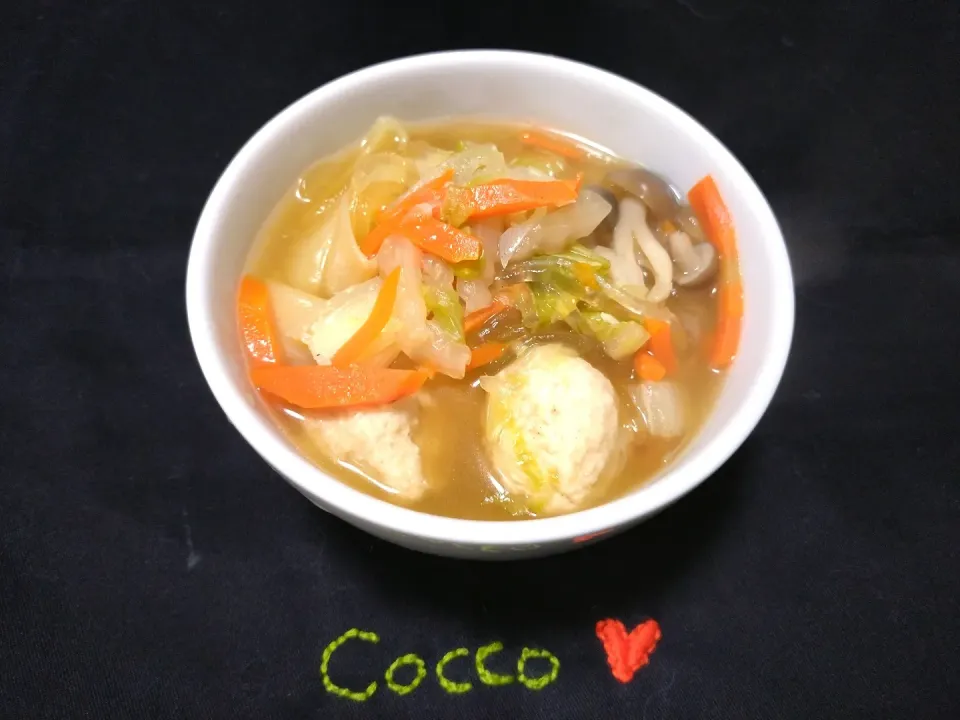 みつせ鶏（佐賀県）の鶏団子とワンタンのスープ✨|cocco+さん