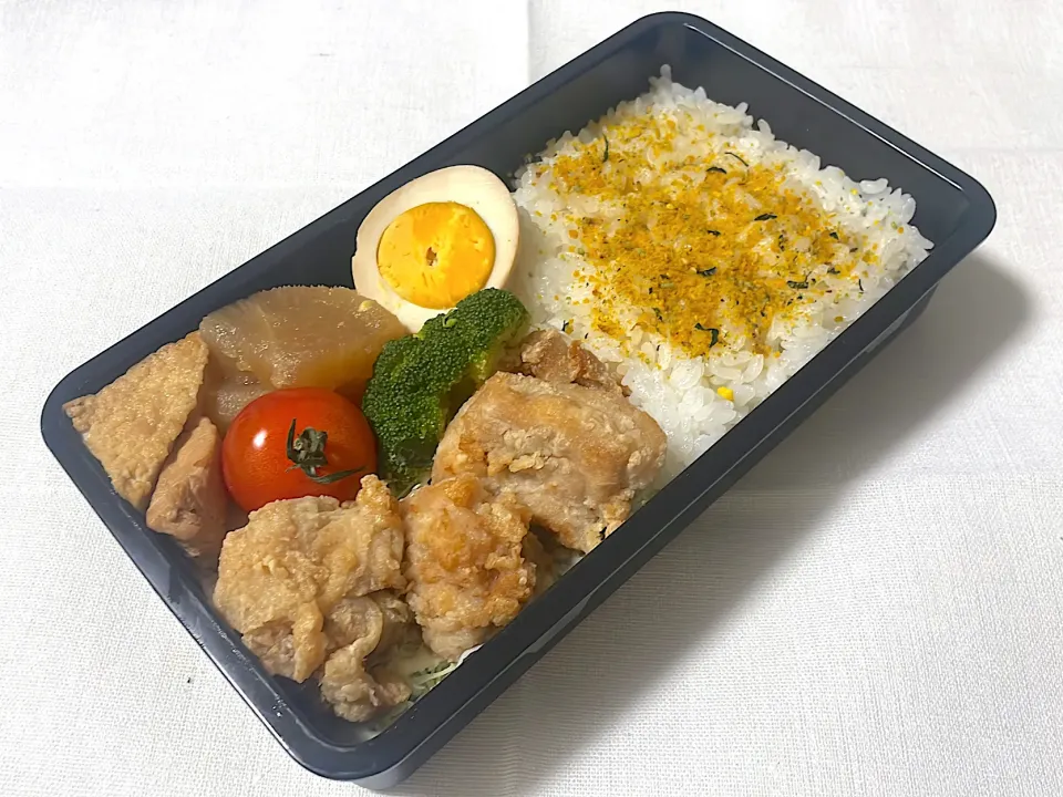 Snapdishの料理写真:唐揚げと手作り弁当|Hideさん